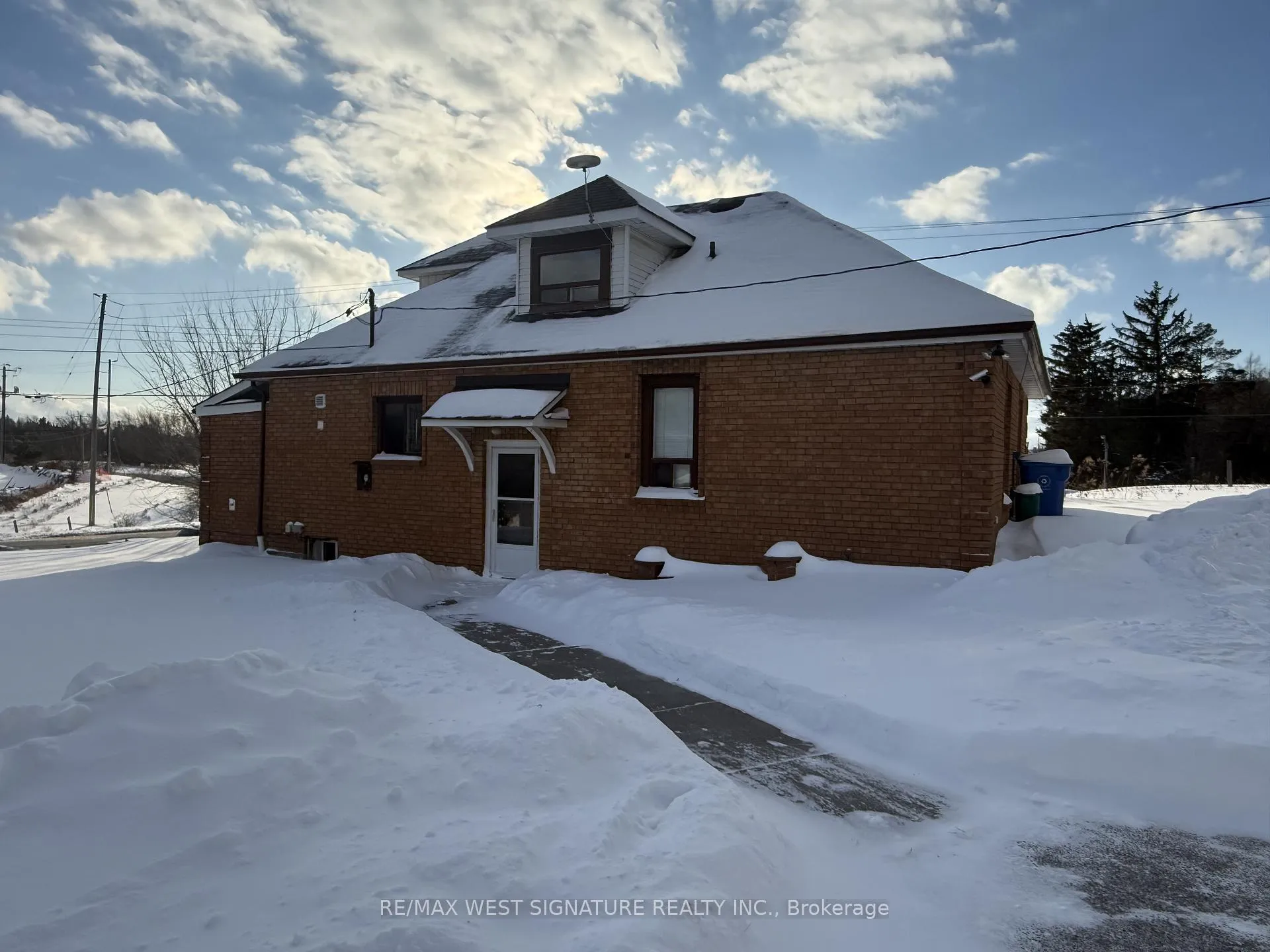 Photo 1 of 2984 King Road, King, King City — HOMEH