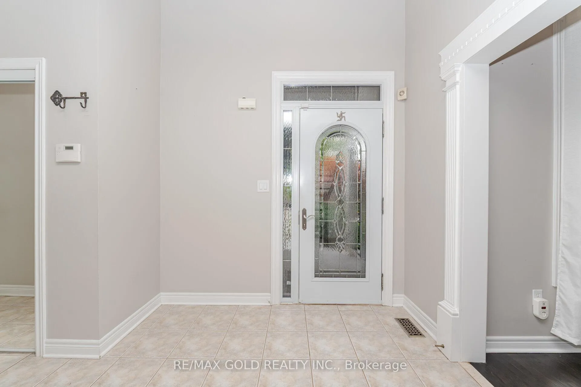 Photo 7 of 2 Treeview Crescent, Caledon, Rural Caledon — HOMEH