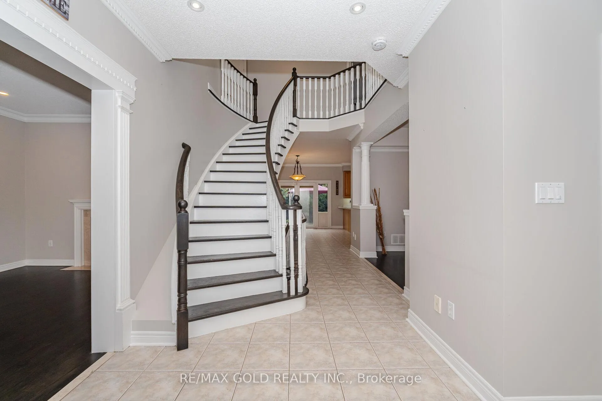 Photo 9 of 2 Treeview Crescent, Caledon, Rural Caledon — HOMEH