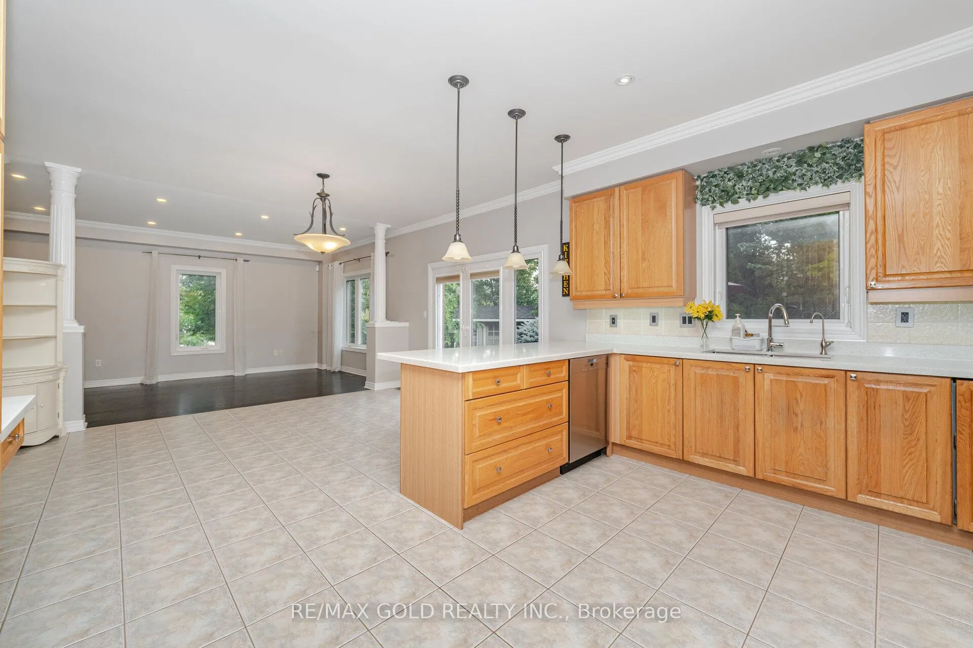 Photo 13 of 2 Treeview Crescent, Caledon, Rural Caledon — HOMEH