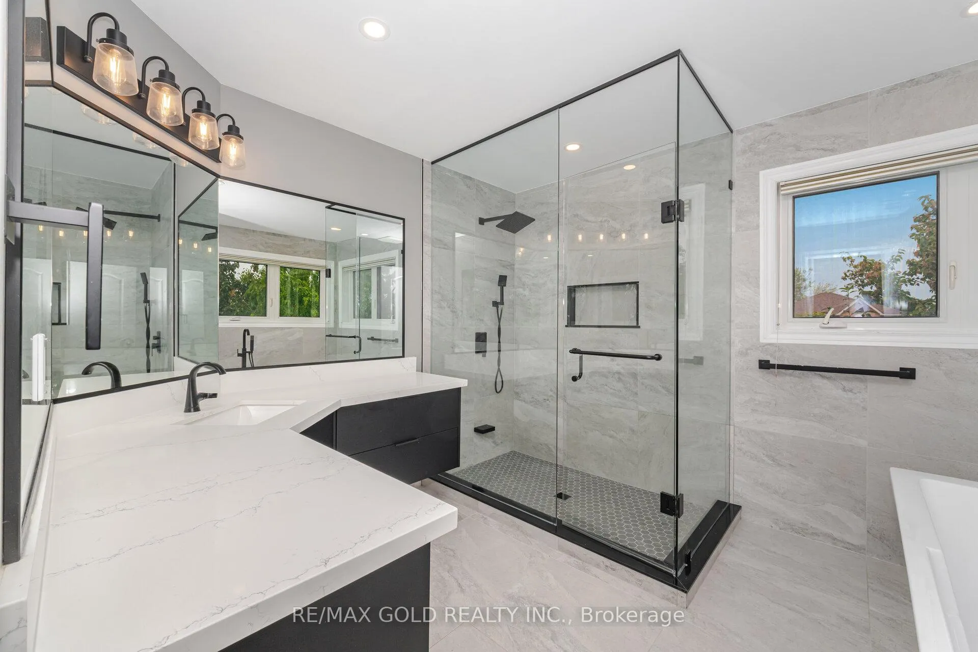 Photo 24 of 2 Treeview Crescent, Caledon, Rural Caledon — HOMEH