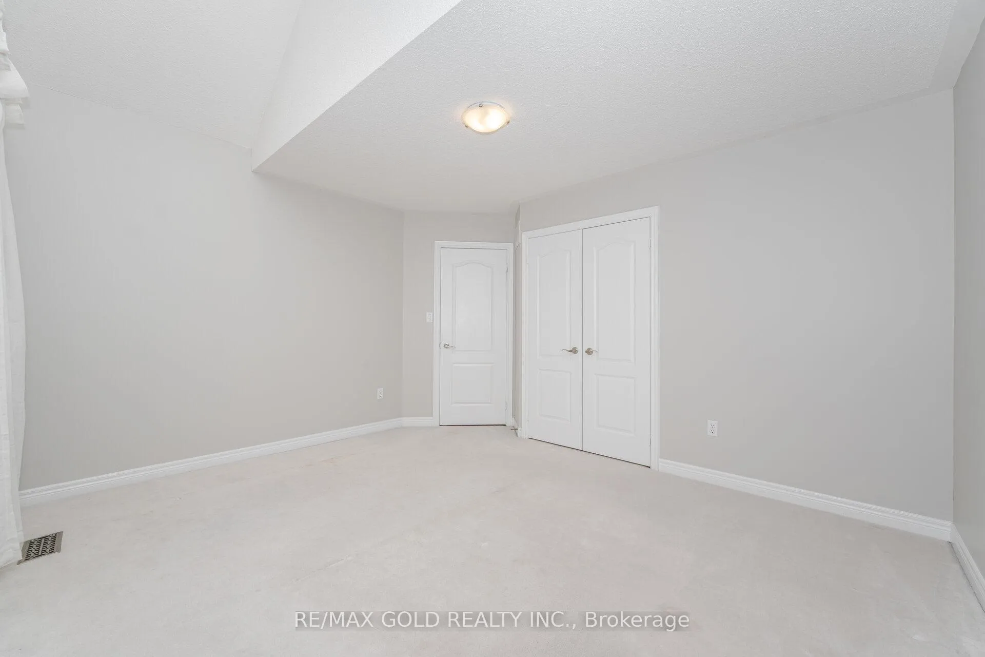 Photo 26 of 2 Treeview Crescent, Caledon, Rural Caledon — HOMEH