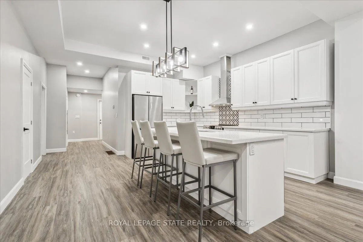 Photo 11 of Unit 2, 800 Beach Boulevard, Hamilton, Hamilton Beach — HOMEH