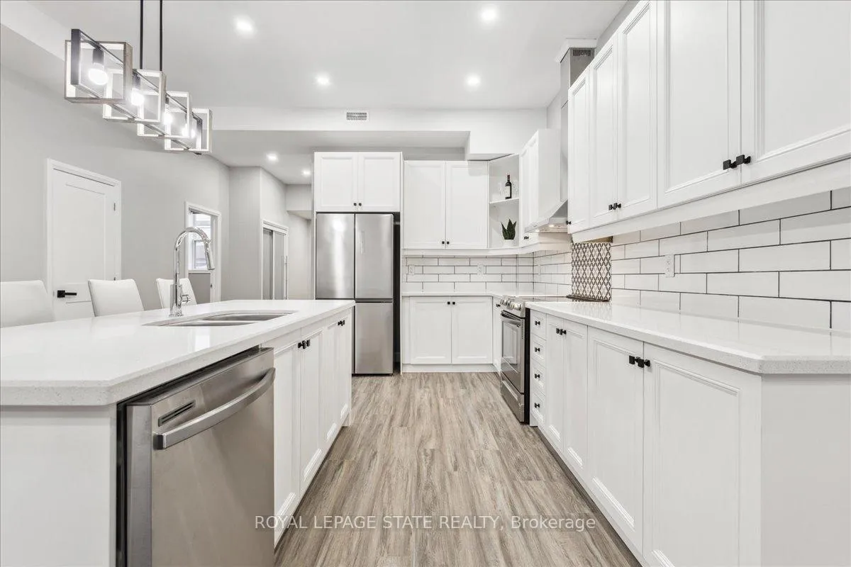 Photo 12 of Unit 2, 800 Beach Boulevard, Hamilton, Hamilton Beach — HOMEH