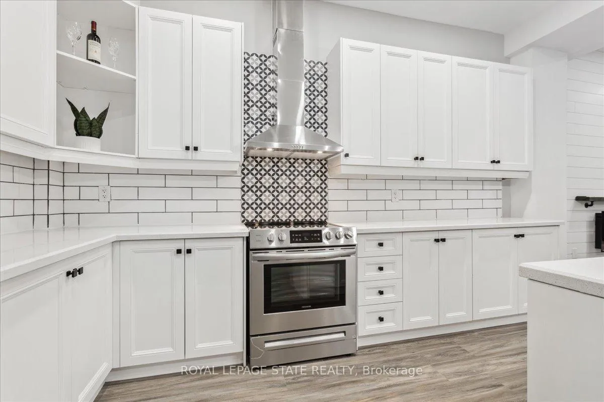 Photo 13 of Unit 2, 800 Beach Boulevard, Hamilton, Hamilton Beach — HOMEH