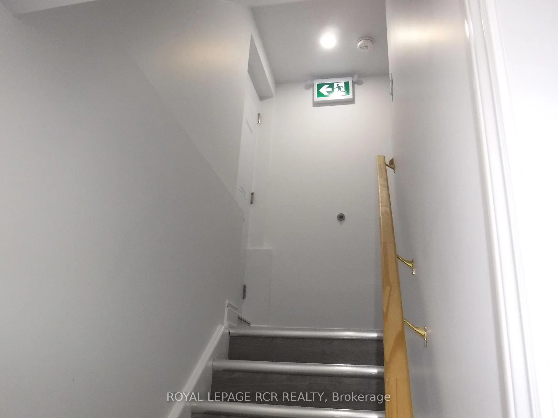 Photo 2 of Unit Lower, 24 Carleton Trail, New Tecumseth, Beeton — HOMEH