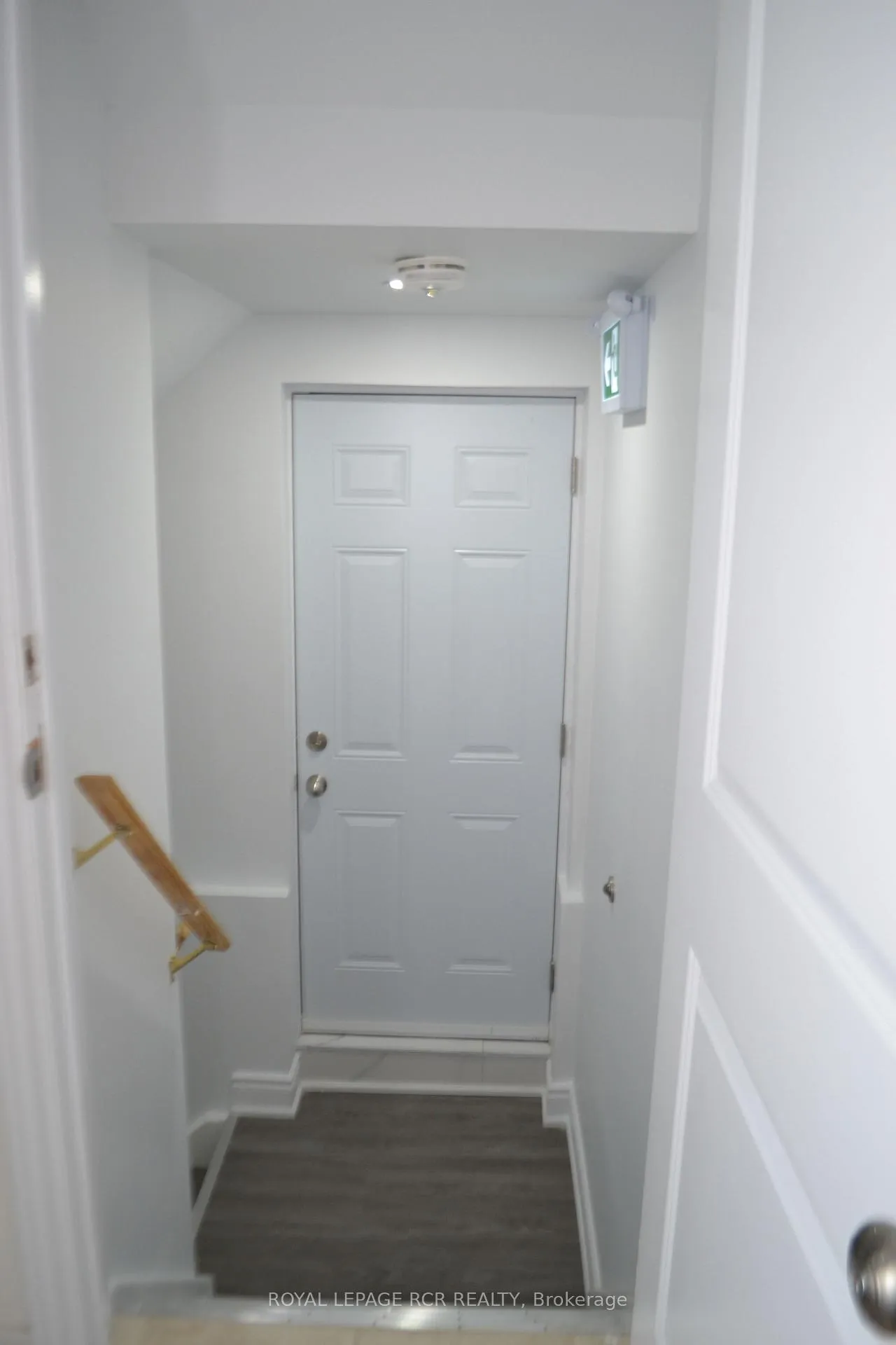 Photo 3 of Unit Lower, 24 Carleton Trail, New Tecumseth, Beeton — HOMEH