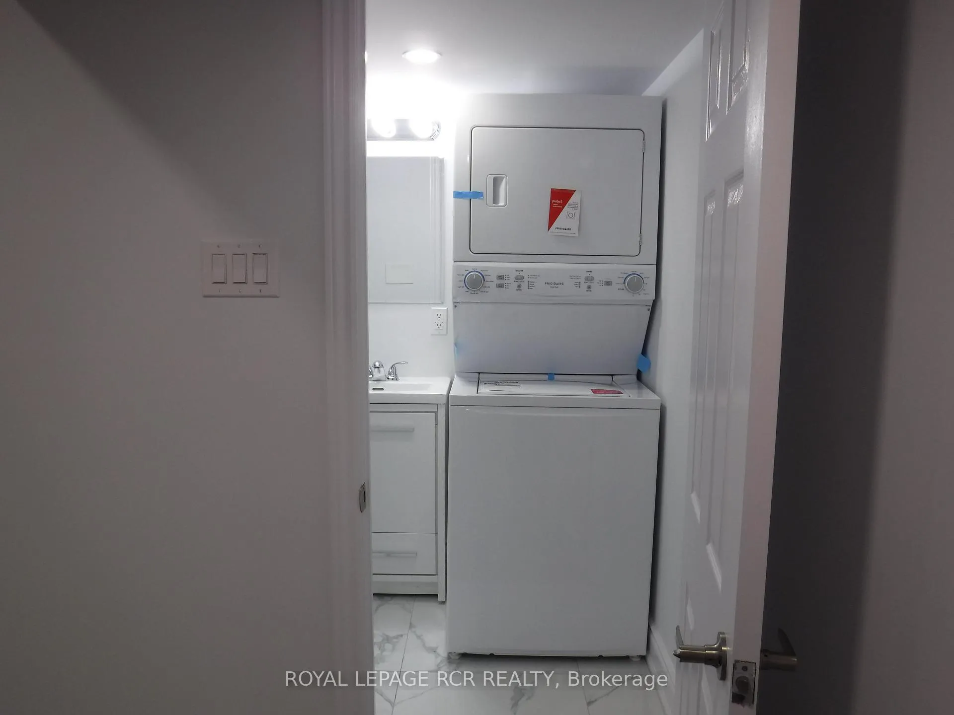 Photo 8 of Unit Lower, 24 Carleton Trail, New Tecumseth, Beeton — HOMEH