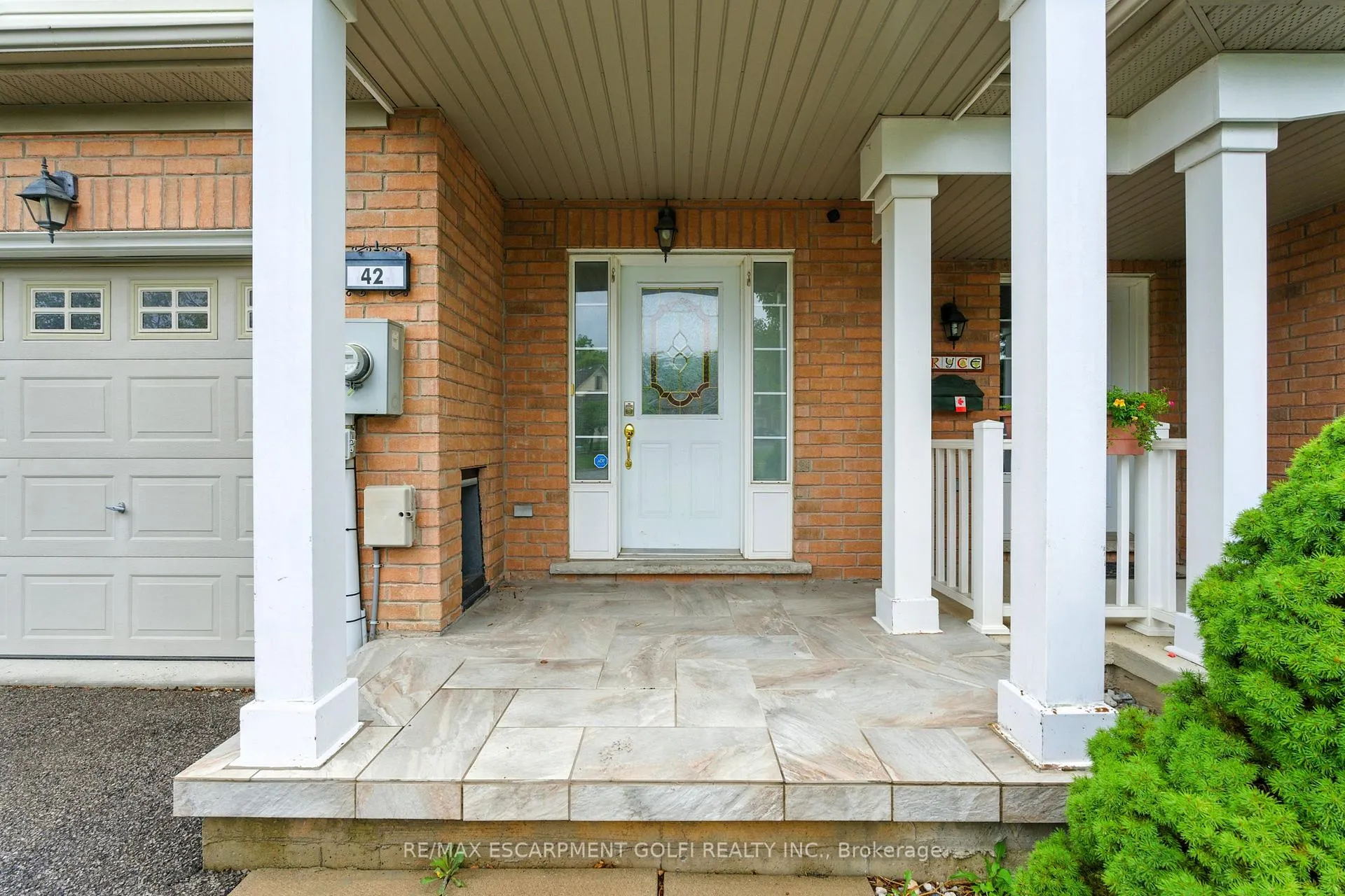 Photo 2 of 42 Chloe Street, St. Catharines, E. Chester — HOMEH