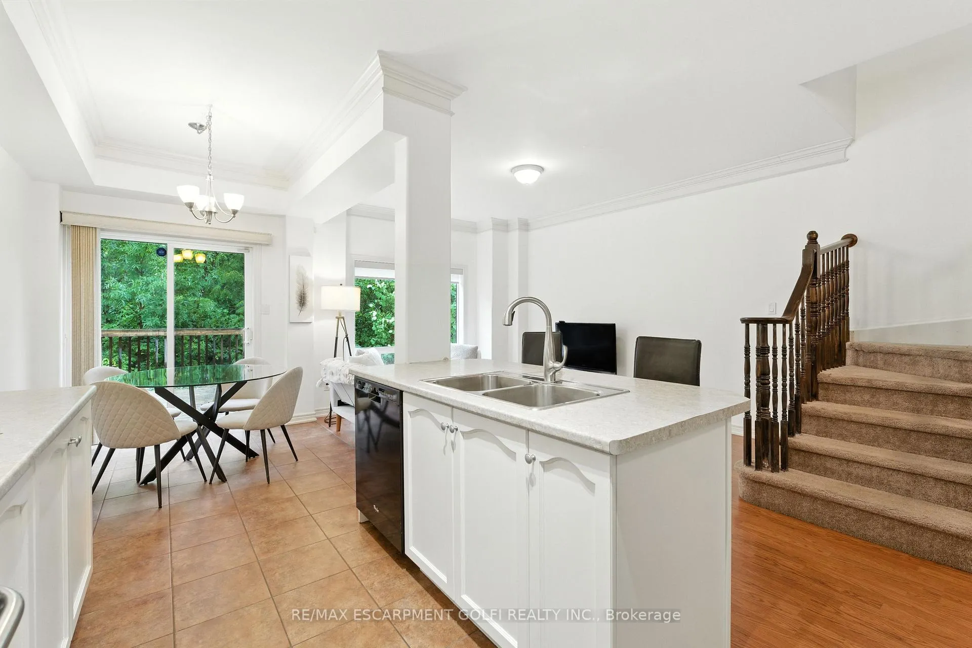 Photo 6 of 42 Chloe Street, St. Catharines, E. Chester — HOMEH