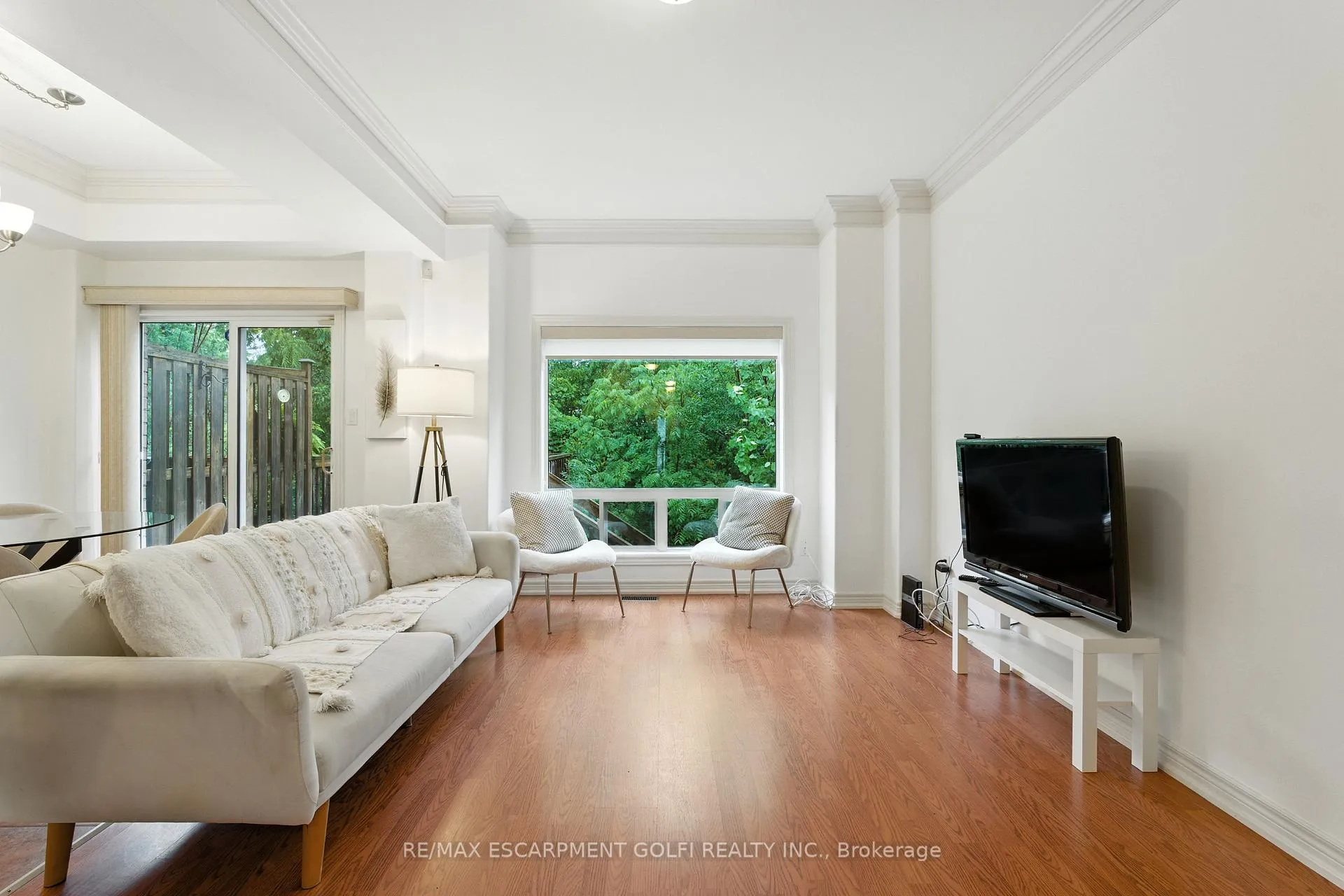 Photo 9 of 42 Chloe Street, St. Catharines, E. Chester — HOMEH