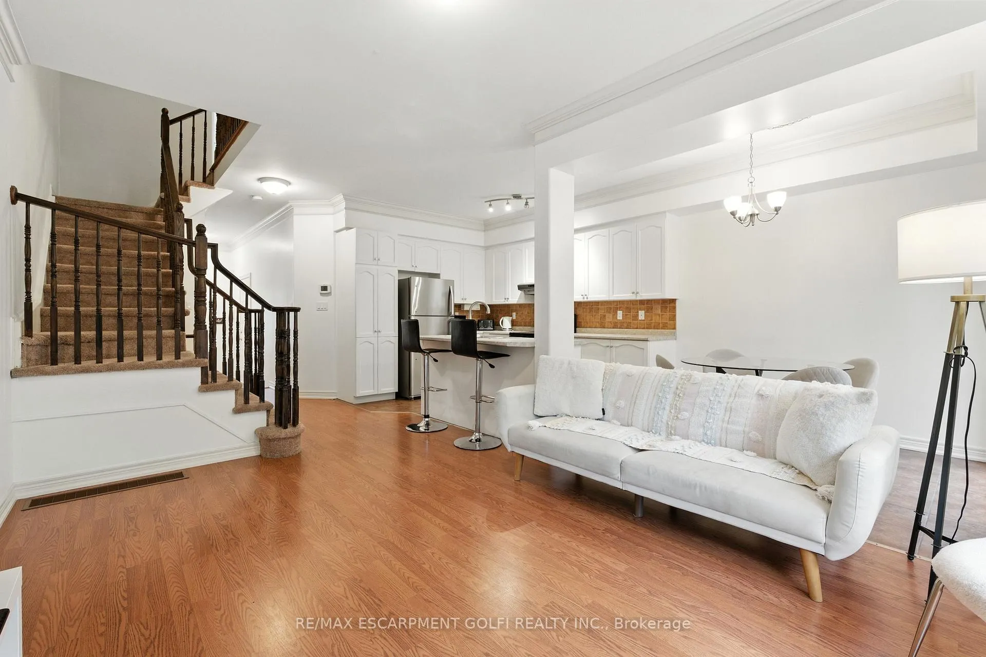 Photo 11 of 42 Chloe Street, St. Catharines, E. Chester — HOMEH