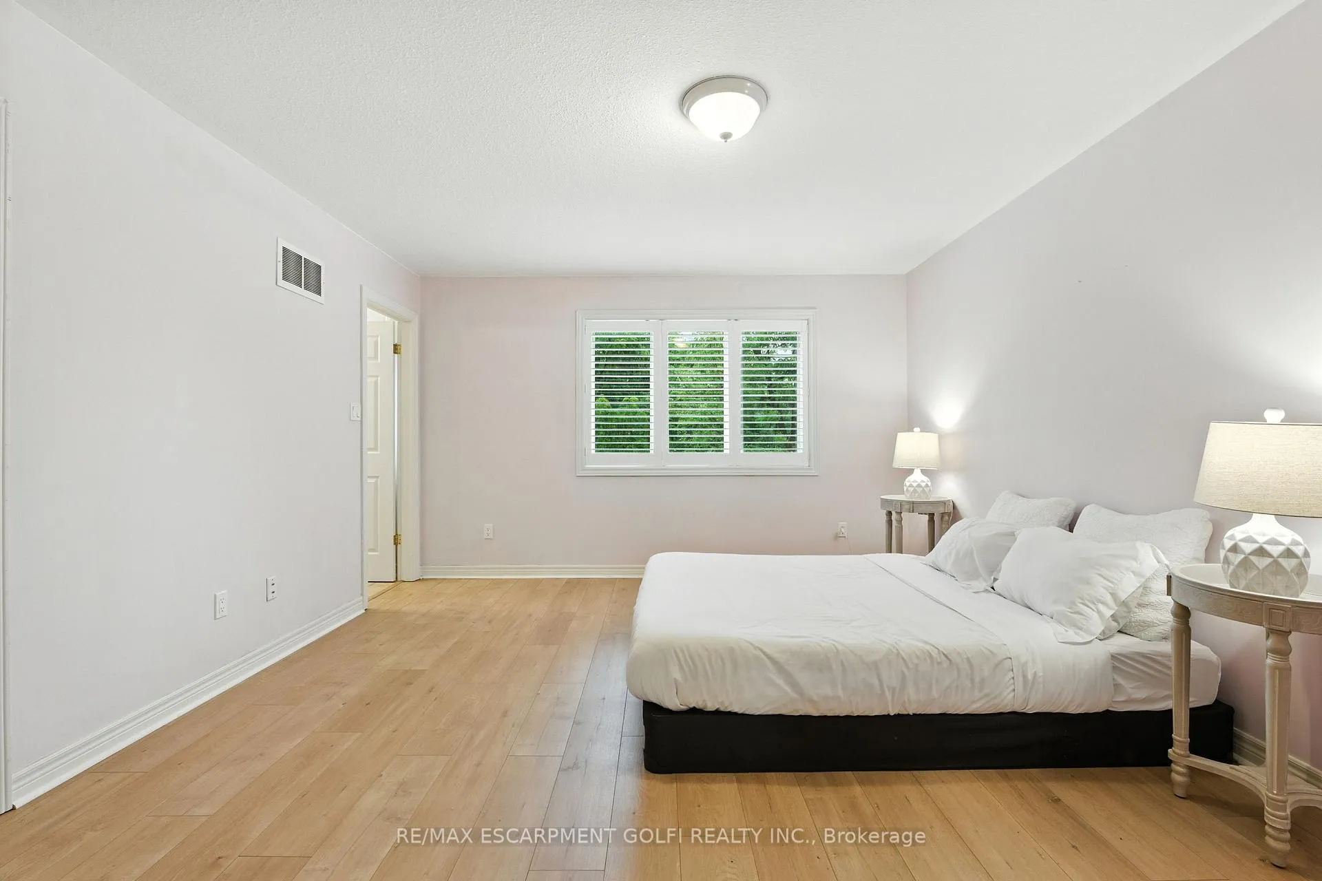 Photo 15 of 42 Chloe Street, St. Catharines, E. Chester — HOMEH
