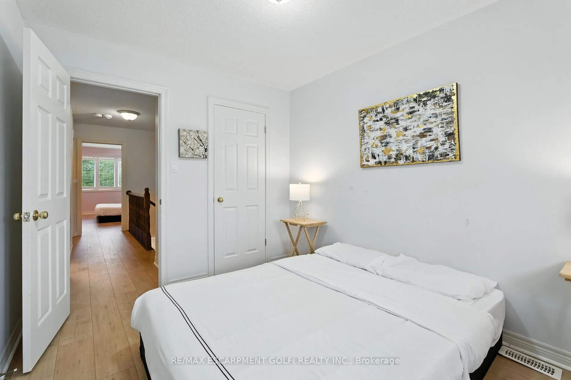 Photo 19 of 42 Chloe Street, St. Catharines, E. Chester — HOMEH