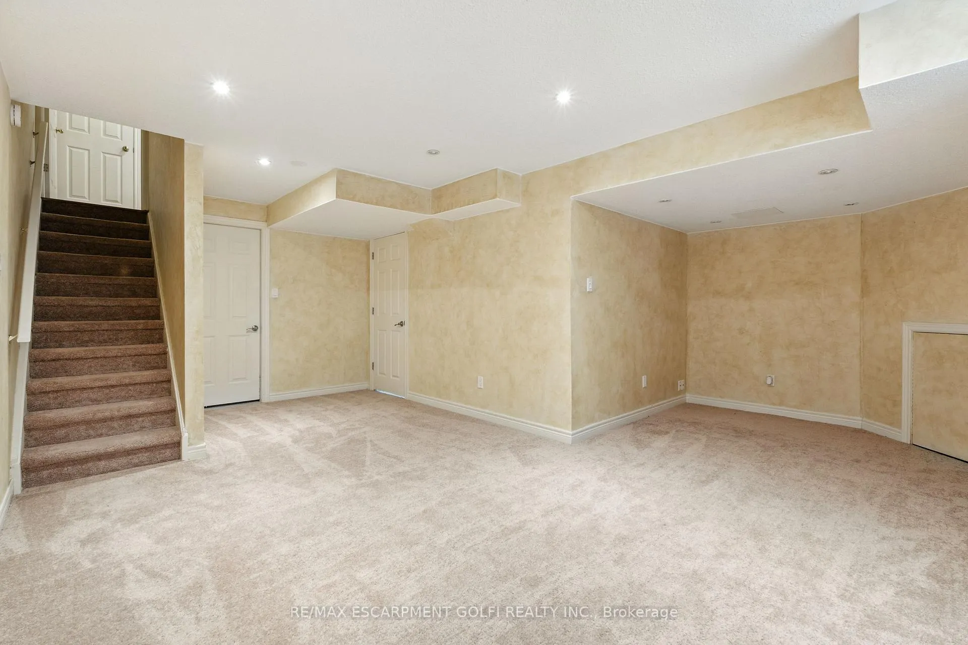 Photo 25 of 42 Chloe Street, St. Catharines, E. Chester — HOMEH