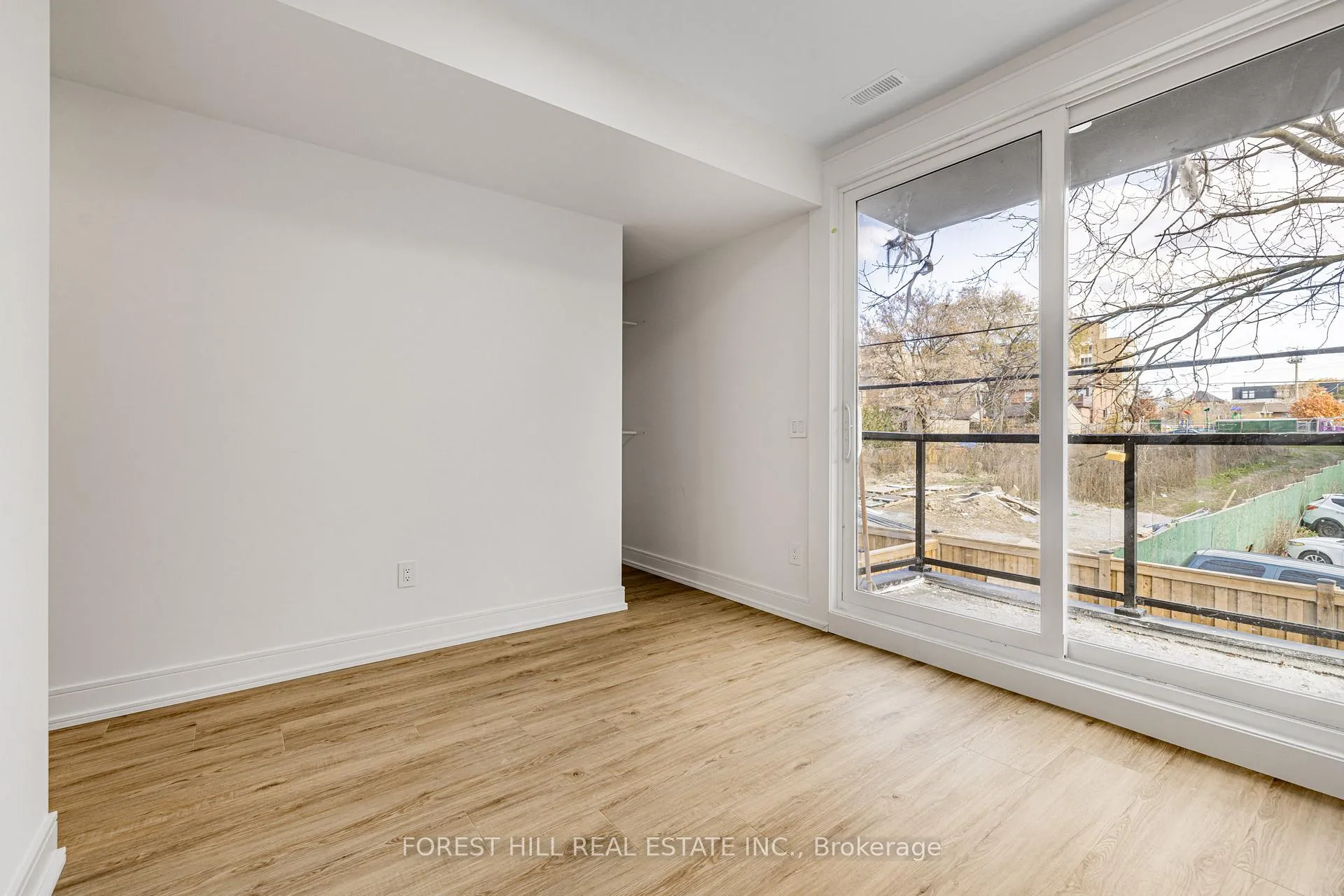 Photo 5 of Unit Unit 3, 171 Cedric Avenue, Toronto, Oakwood Village — HOMEH