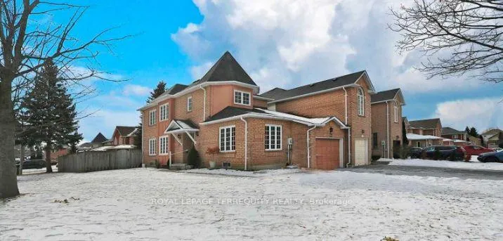 Photo 2 of 94 Creekwood Crescent, Whitby, Rolling Acres — HOMEH