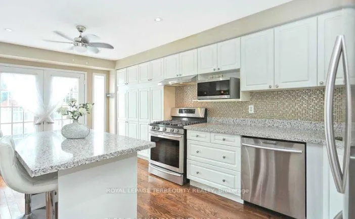 Photo 4 of 94 Creekwood Crescent, Whitby, Rolling Acres — HOMEH