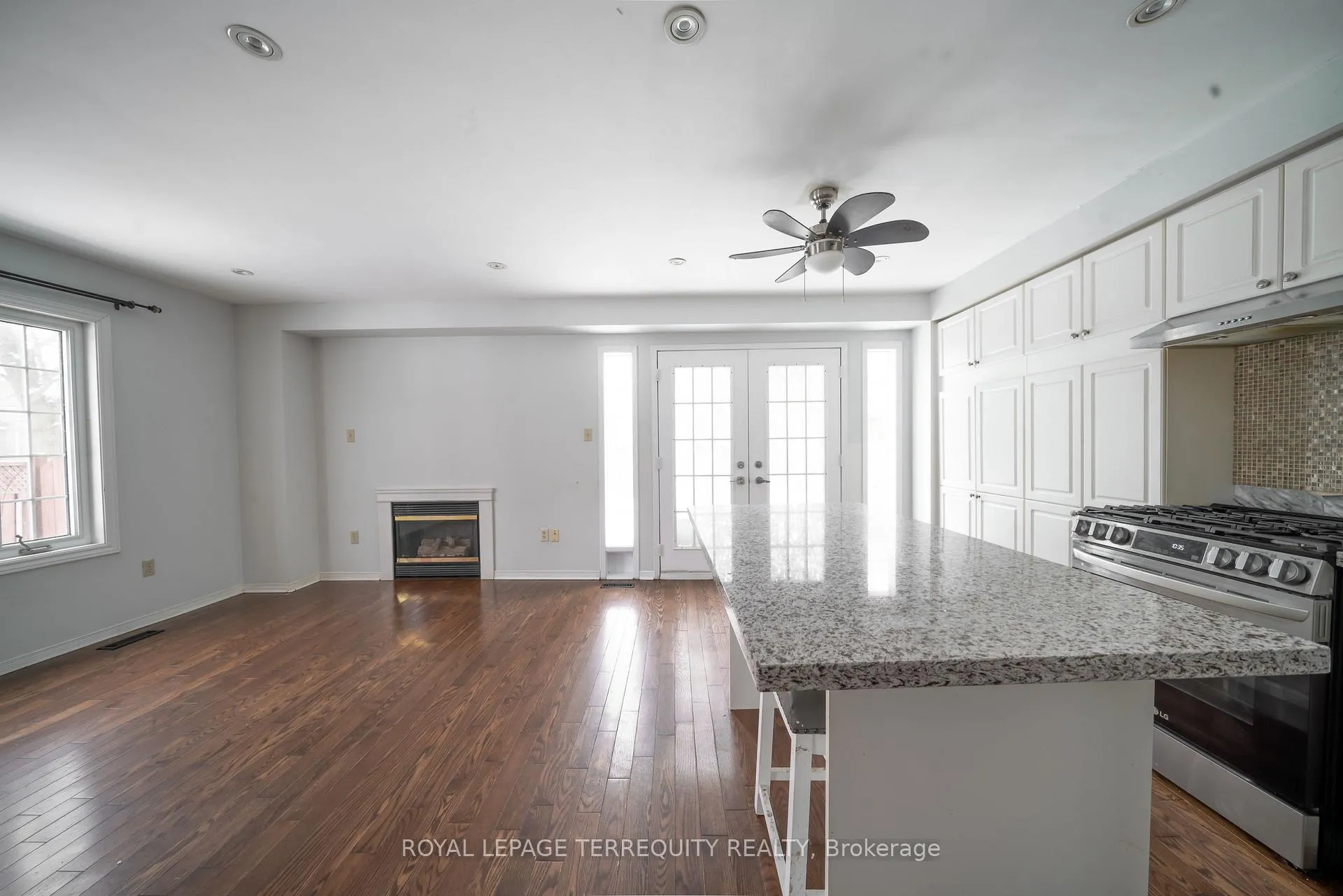 Photo 7 of 94 Creekwood Crescent, Whitby, Rolling Acres — HOMEH