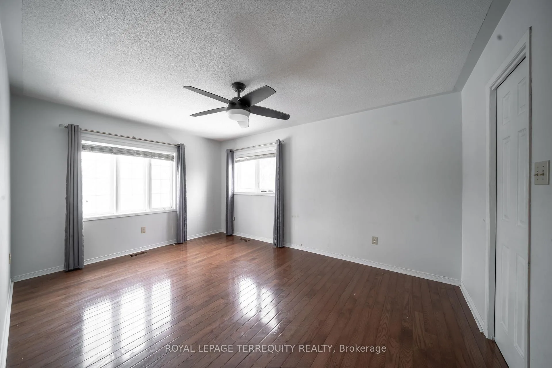 Photo 12 of 94 Creekwood Crescent, Whitby, Rolling Acres — HOMEH