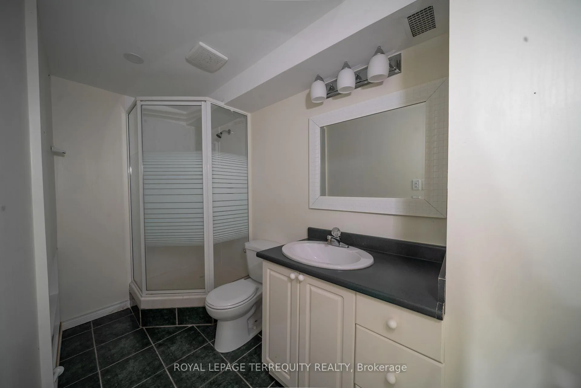 Photo 19 of 94 Creekwood Crescent, Whitby, Rolling Acres — HOMEH