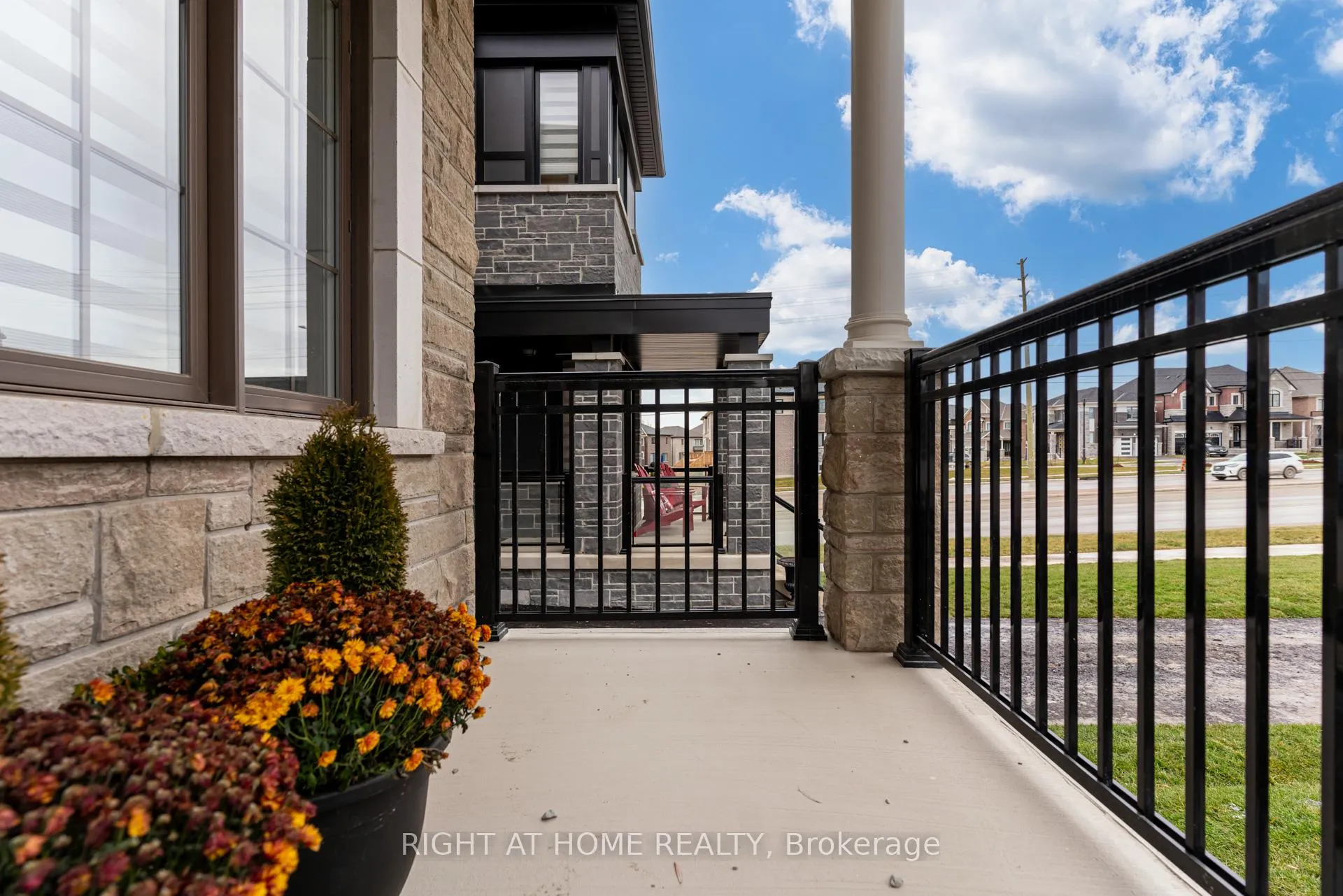 Photo 3 of 3242 Chimney Swift Crescent, Pickering, Rural Pickering — HOMEH