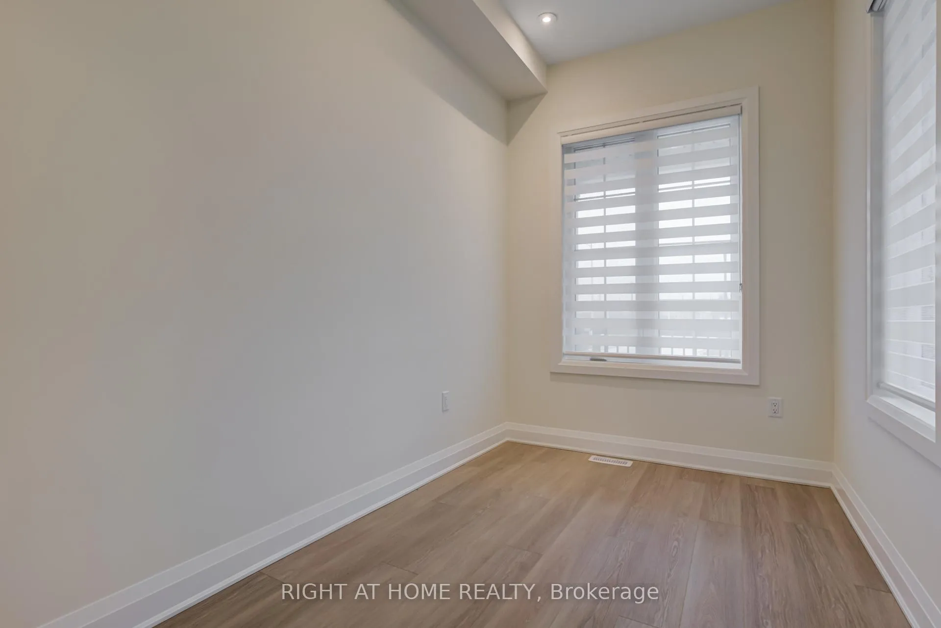 Photo 7 of 3242 Chimney Swift Crescent, Pickering, Rural Pickering — HOMEH