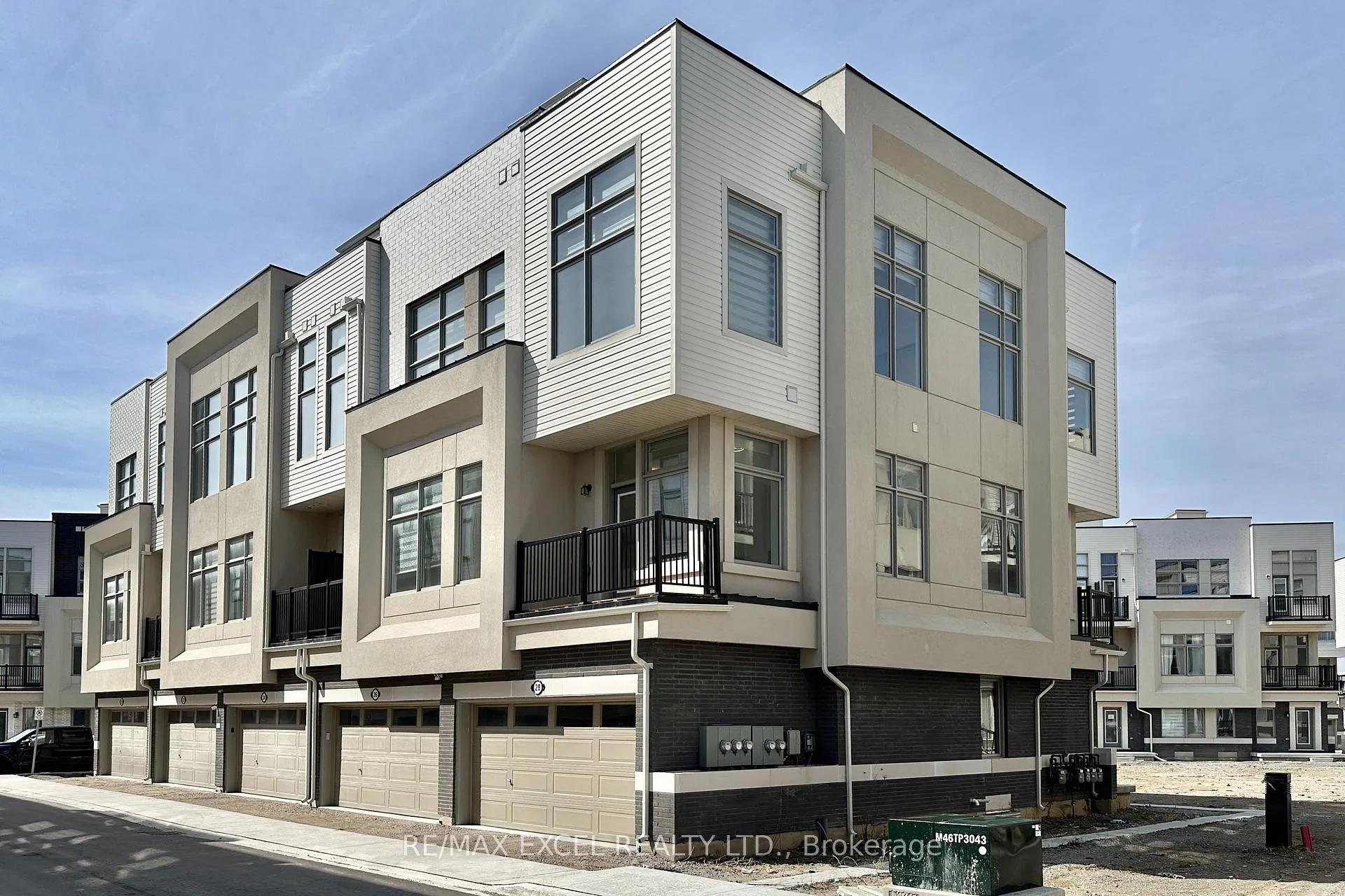 Photo 2 of 28 Alan Francis Lane, Markham, Cachet — HOMEH