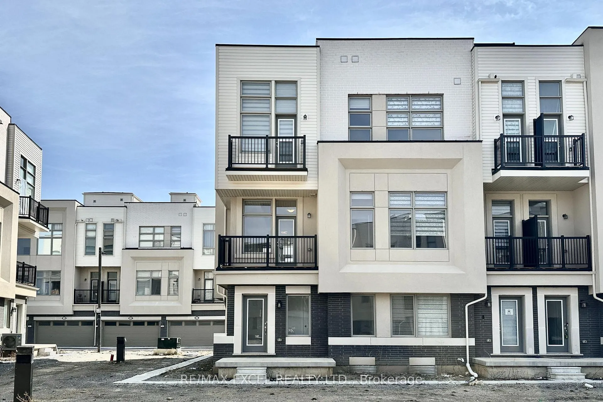 Photo 5 of 28 Alan Francis Lane, Markham, Cachet — HOMEH