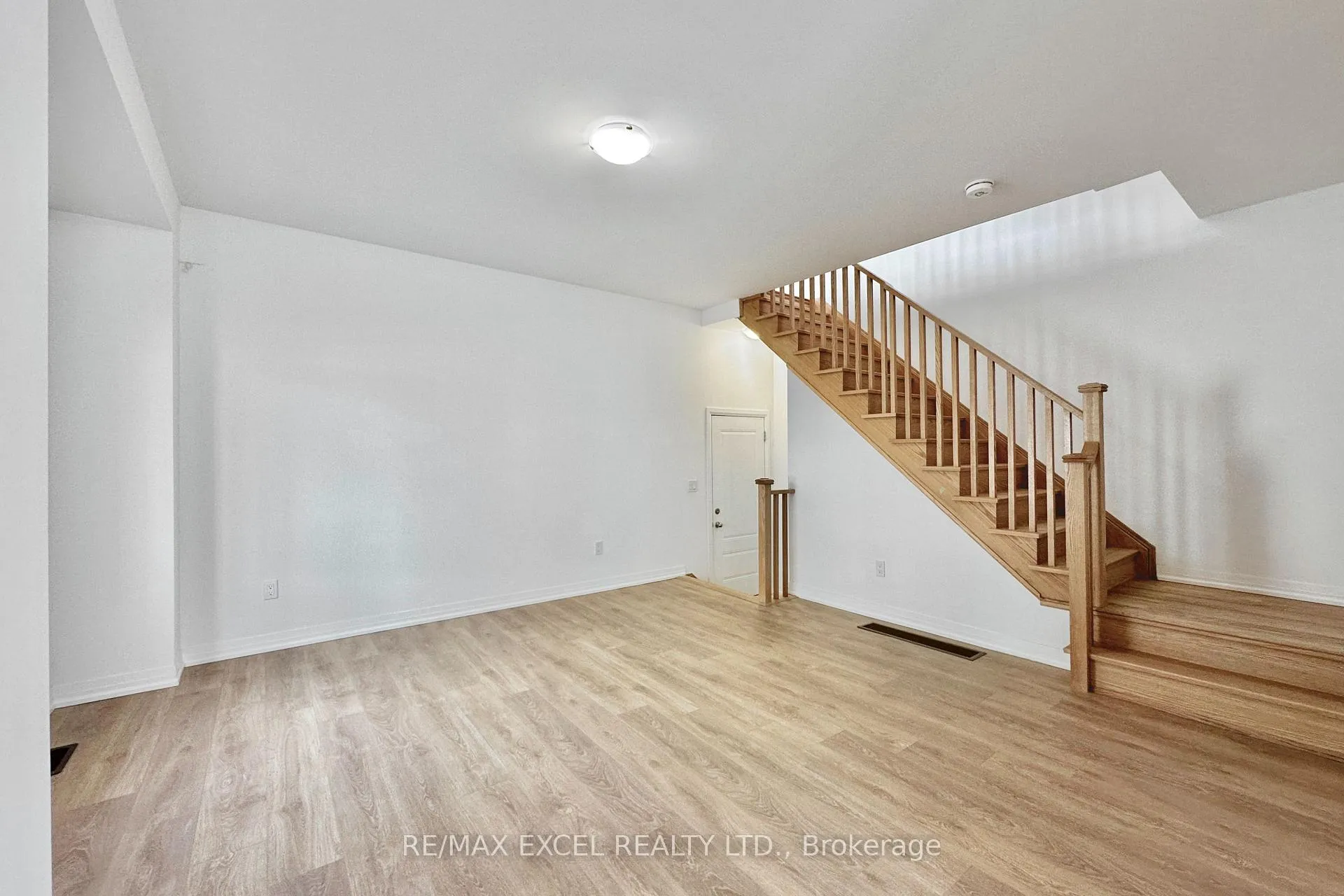 Photo 7 of 28 Alan Francis Lane, Markham, Cachet — HOMEH