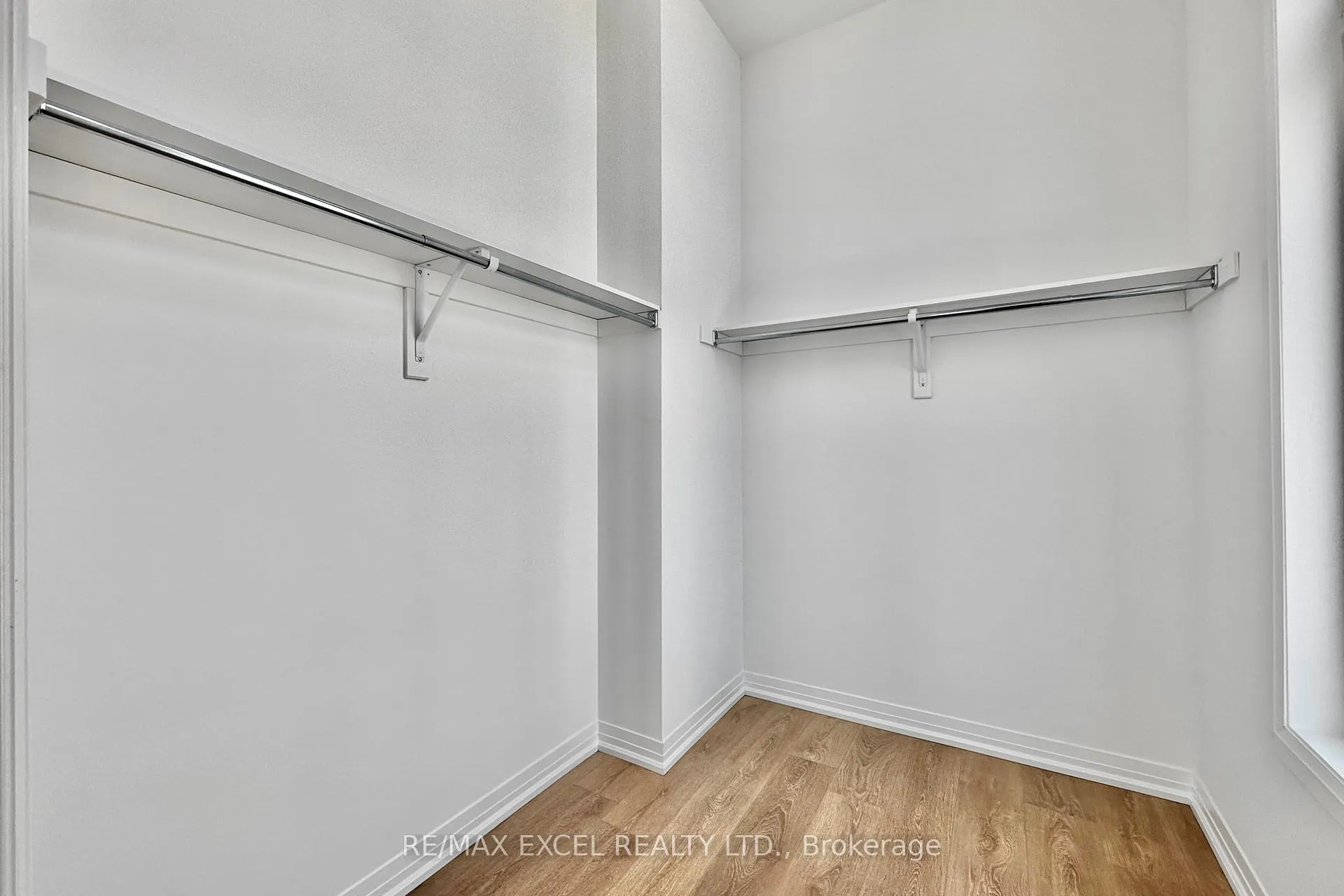 Photo 22 of 28 Alan Francis Lane, Markham, Cachet — HOMEH