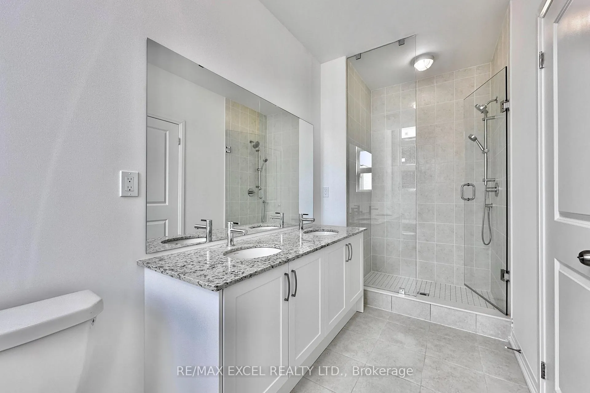 Photo 23 of 28 Alan Francis Lane, Markham, Cachet — HOMEH
