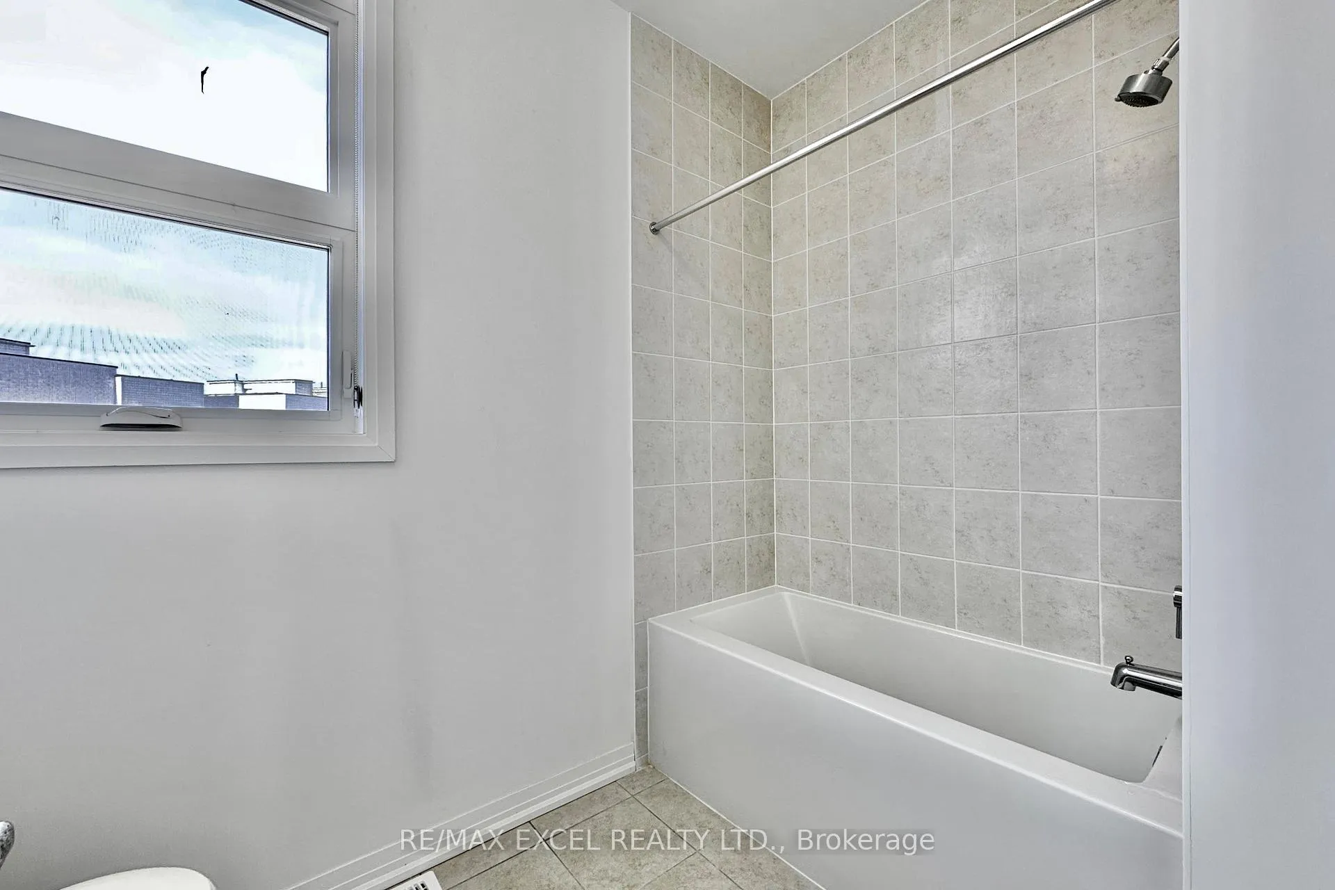 Photo 29 of 28 Alan Francis Lane, Markham, Cachet — HOMEH