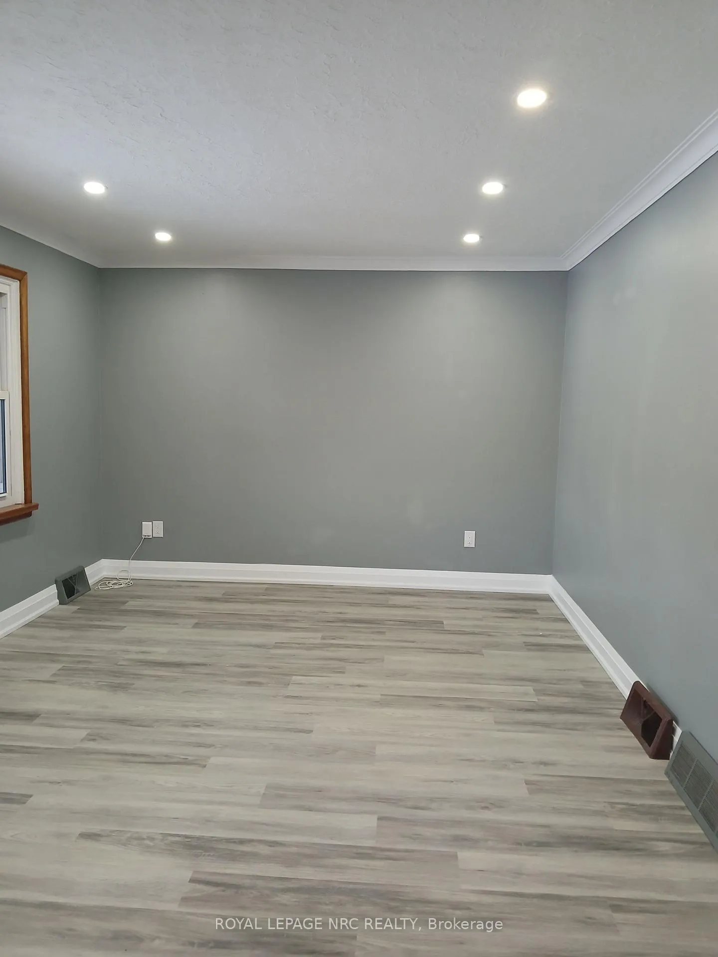 Photo 3 of 2270 Highway 2, Clarington, Bowmanville — HOMEH