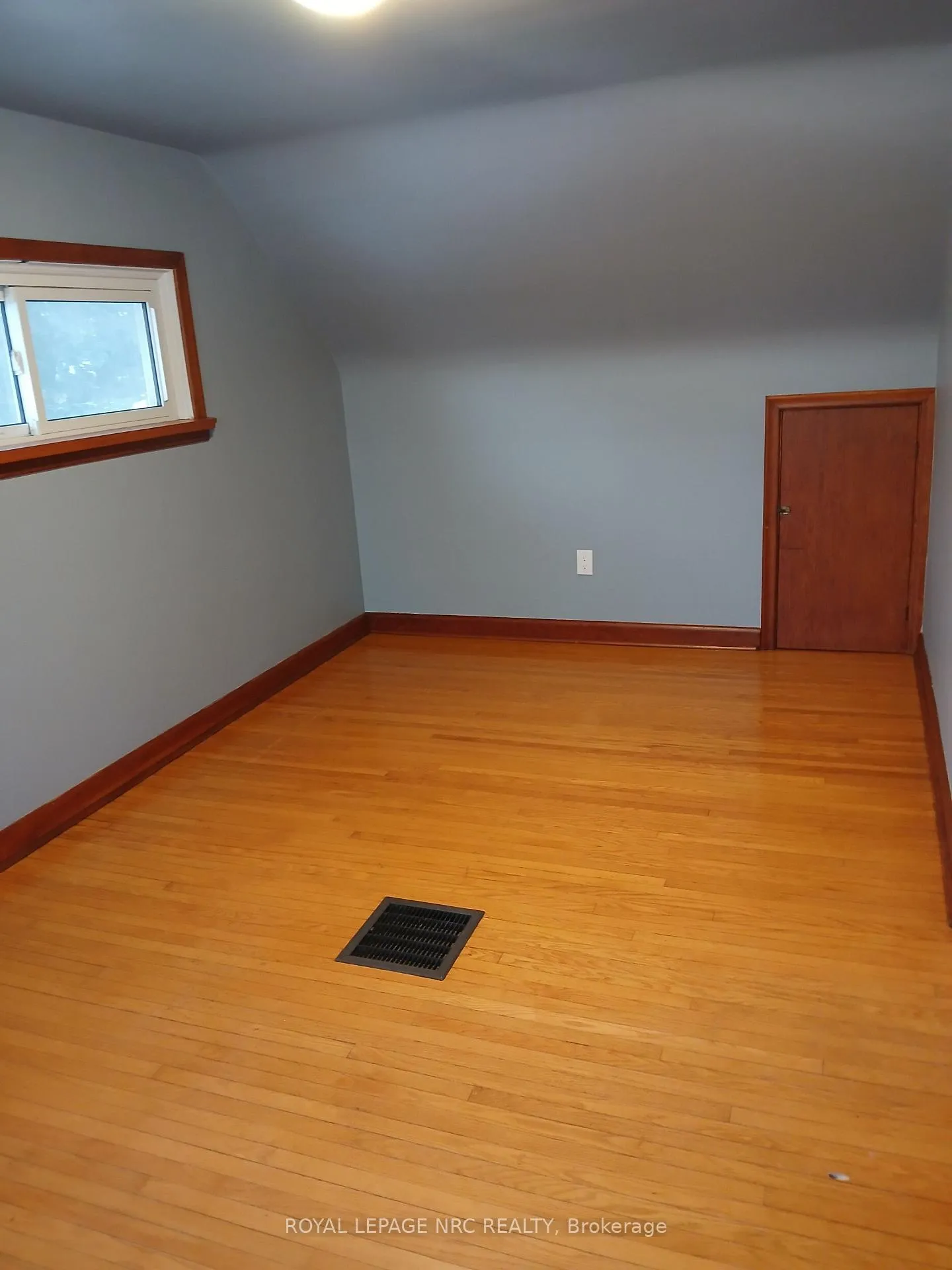 Photo 12 of 2270 Highway 2, Clarington, Bowmanville — HOMEH
