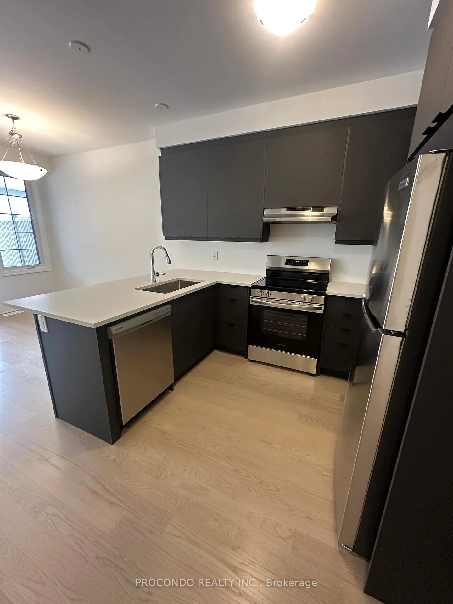 Photo 3 of 25 Avani Avenue, Markham, Rural Markham — HOMEH