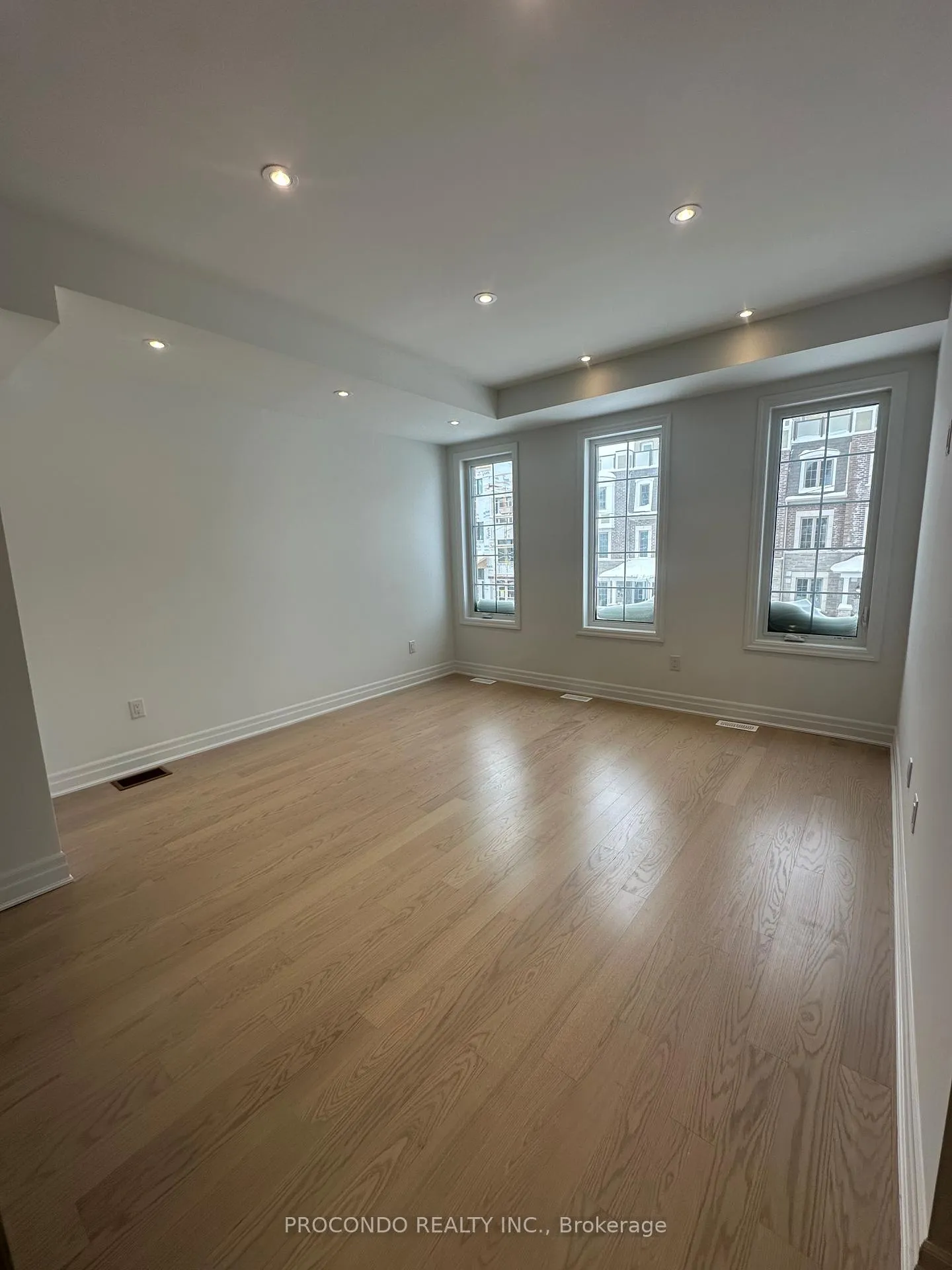 Photo 5 of 25 Avani Avenue, Markham, Rural Markham — HOMEH