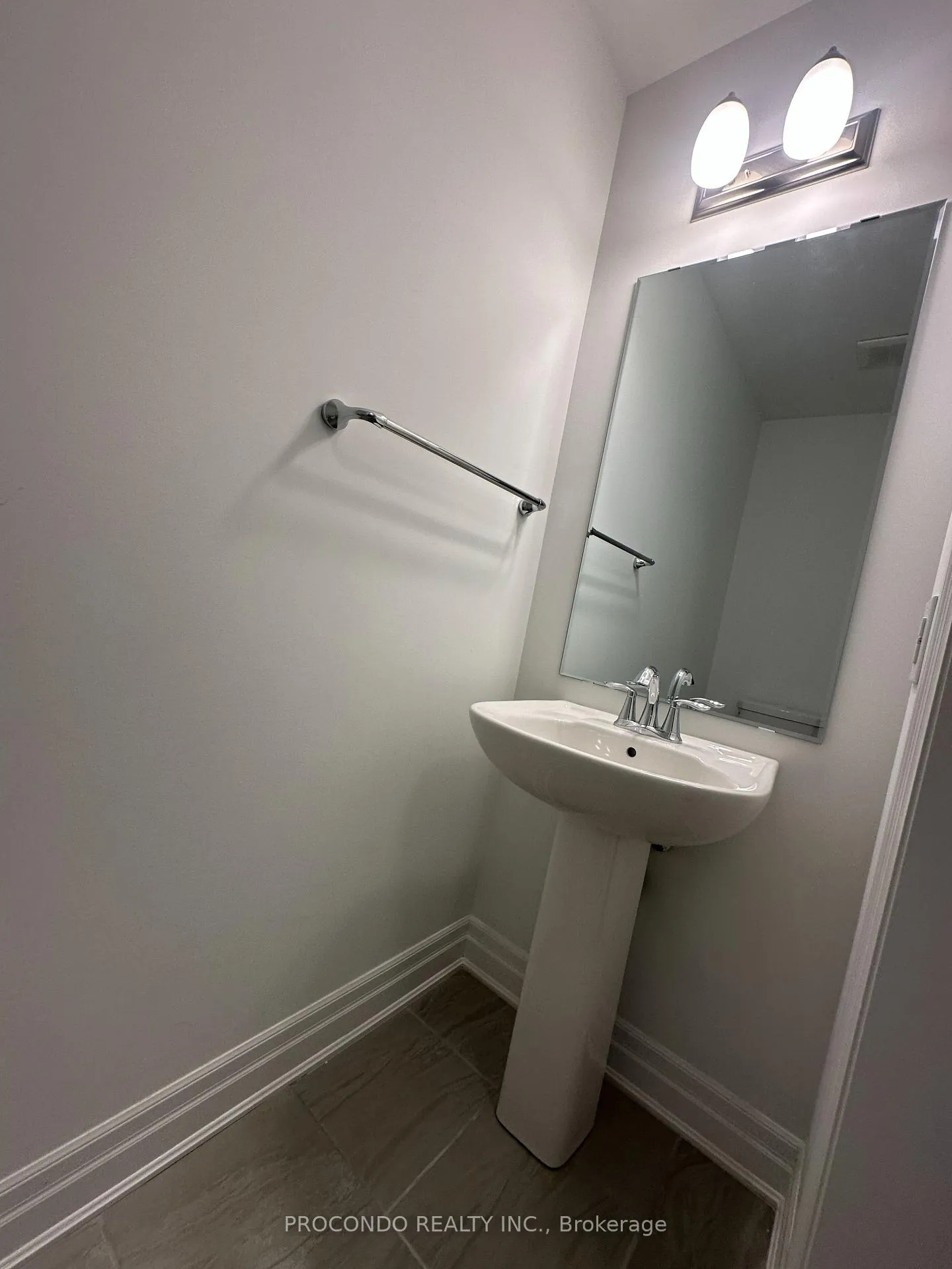 Photo 7 of 25 Avani Avenue, Markham, Rural Markham — HOMEH