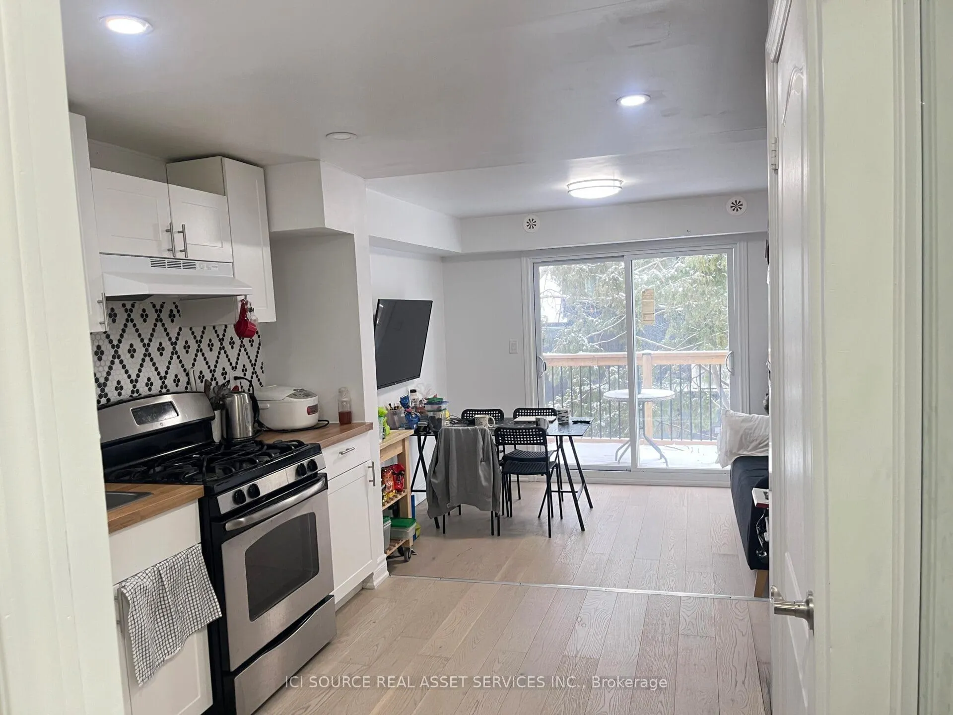 Photo 4 of Unit 2, 127 Borden Street, Toronto, University — HOMEH