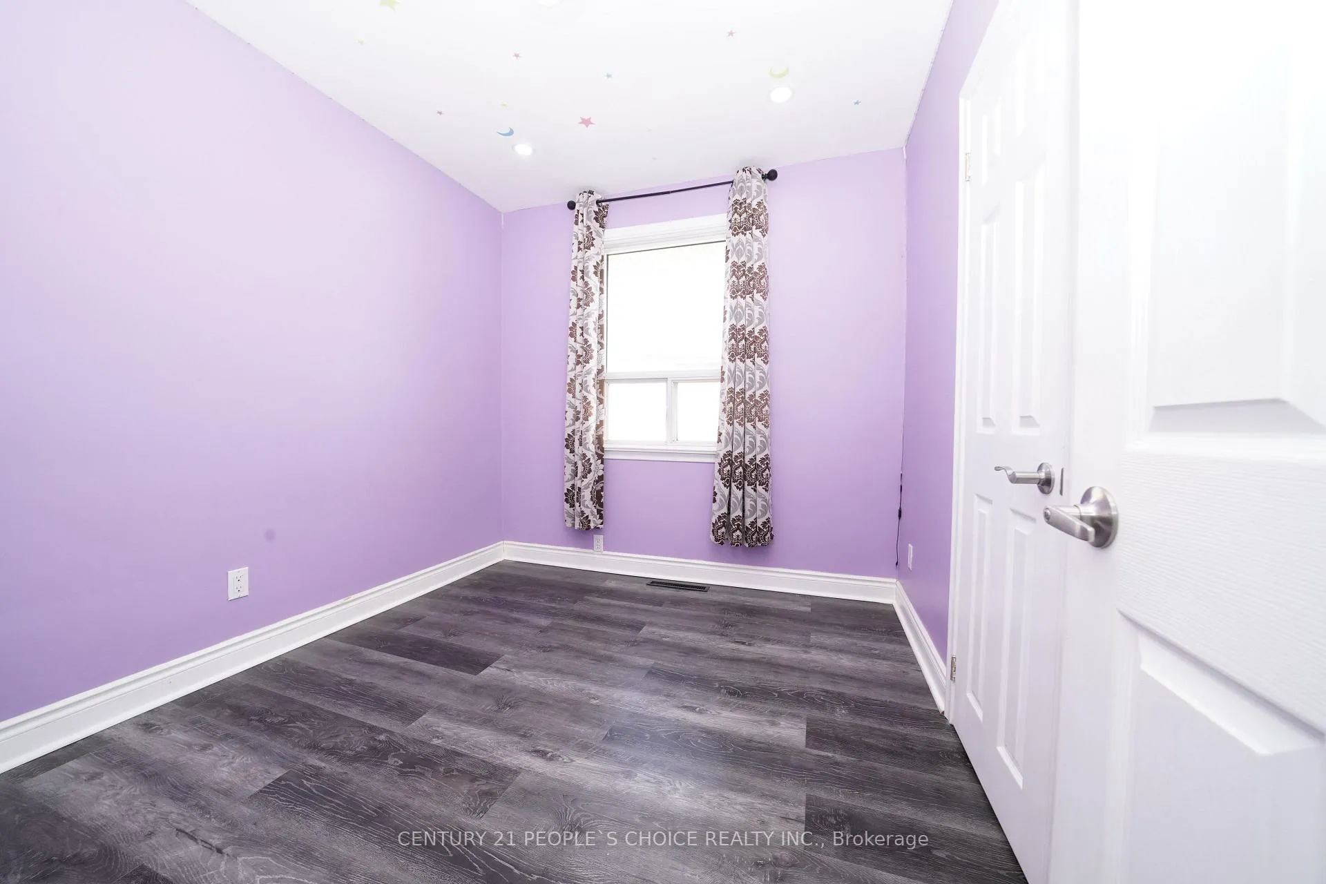 Photo 25 of Unit Upper, 259 Baldwin Street, Oshawa, Donevan — HOMEH