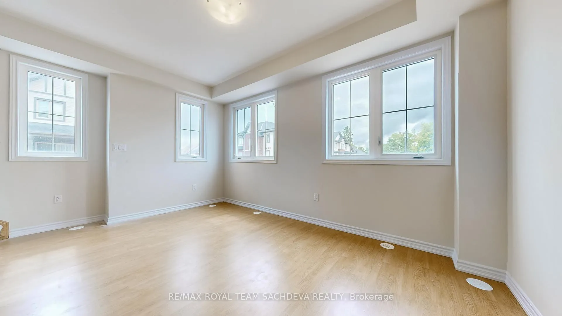 Photo 16 of 2 Malone Lane, Clarington, Courtice — HOMEH