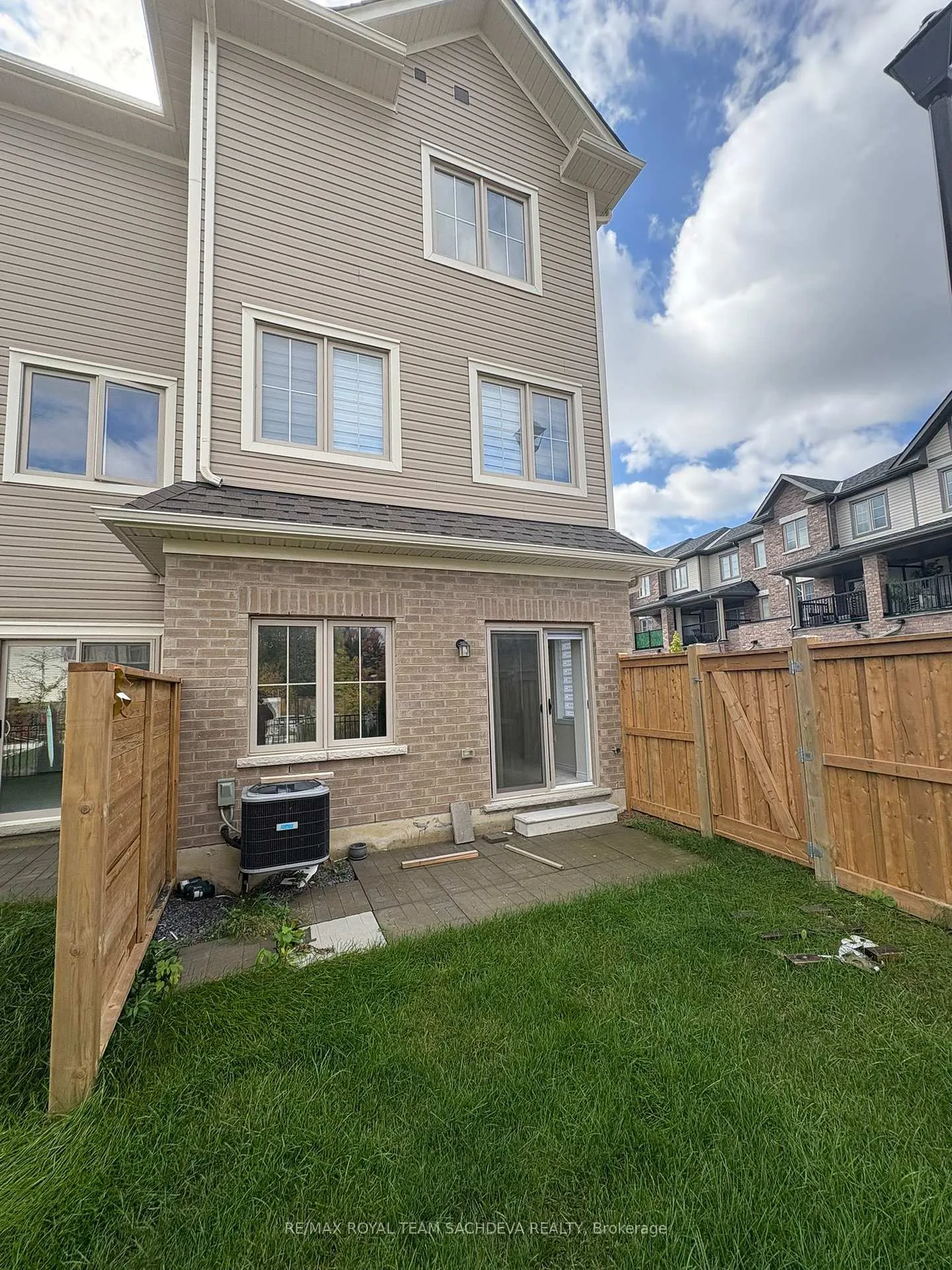 Photo 38 of 2 Malone Lane, Clarington, Courtice — HOMEH