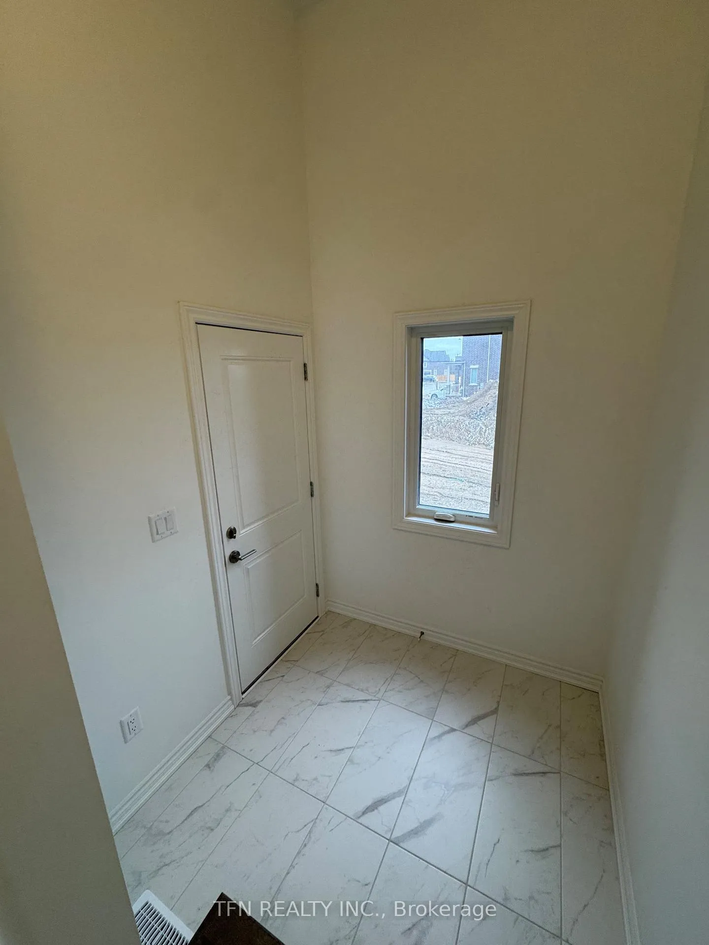 Photo 14 of 31 West Oak Trail, Barrie, Painswick South — HOMEH