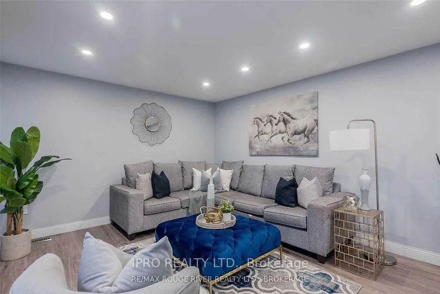Photo 2 of 1222 Middlebury Avenue, Oshawa, Taunton — HOMEH