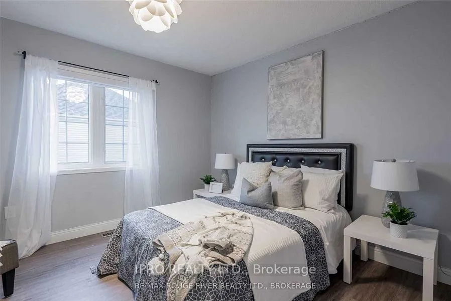 Photo 5 of 1222 Middlebury Avenue, Oshawa, Taunton — HOMEH
