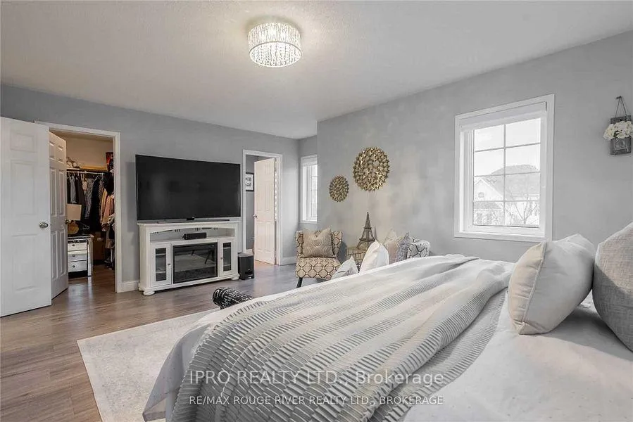 Photo 10 of 1222 Middlebury Avenue, Oshawa, Taunton — HOMEH