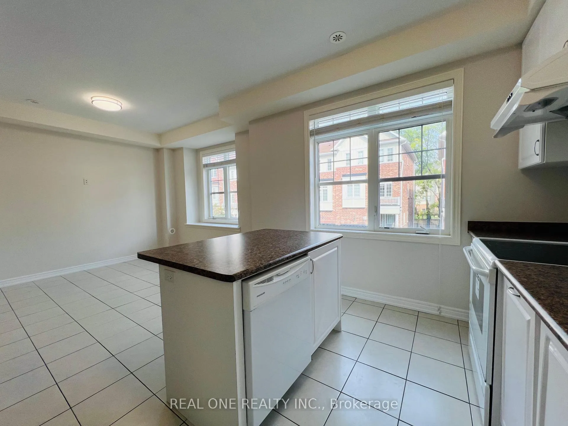 Photo 24 of 83 Roy Grove Way, Markham, Greensborough — HOMEH
