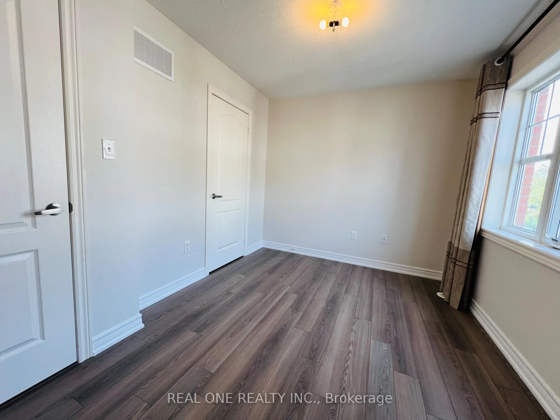 Photo 37 of 83 Roy Grove Way, Markham, Greensborough — HOMEH