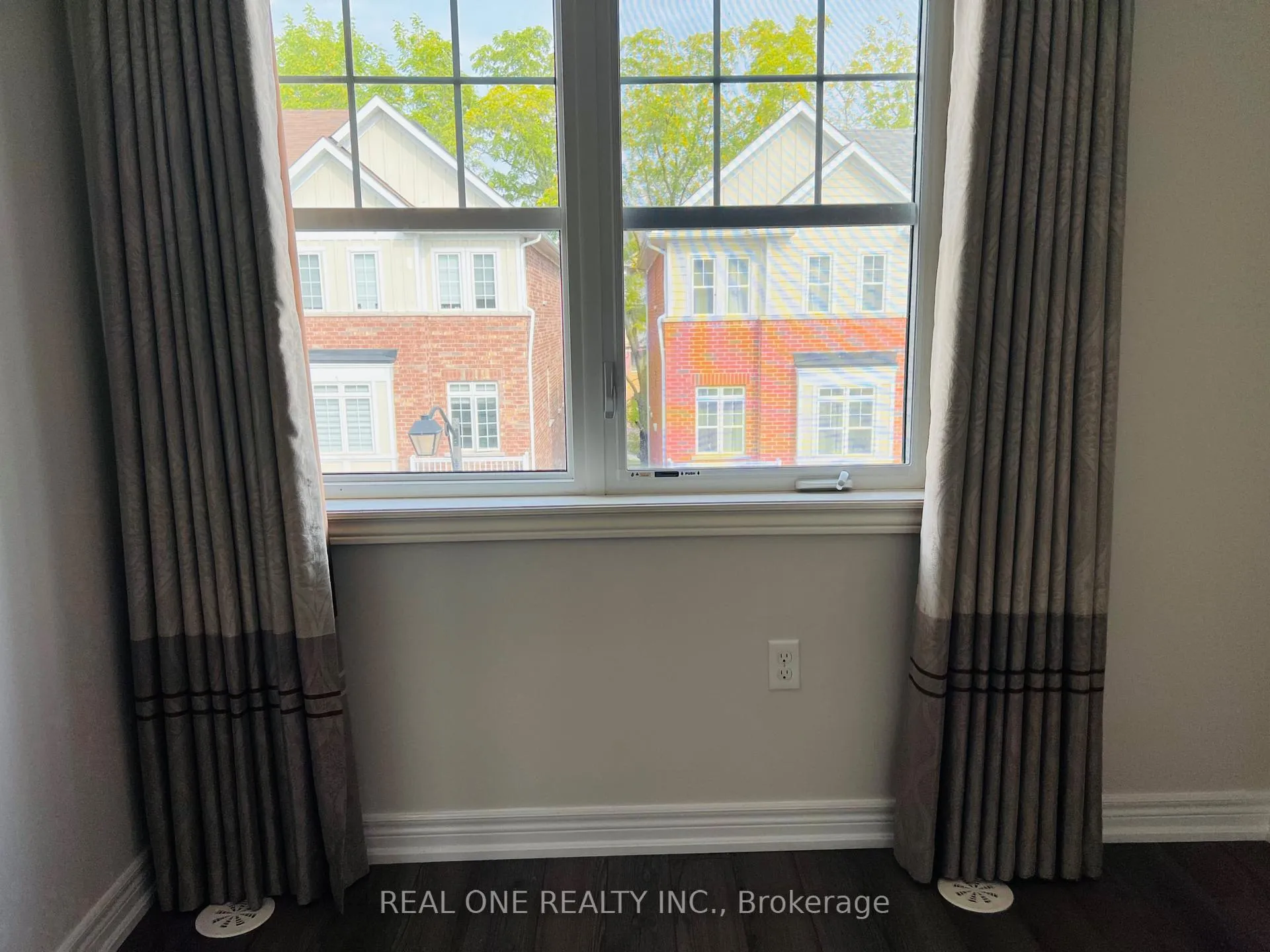 Photo 38 of 83 Roy Grove Way, Markham, Greensborough — HOMEH