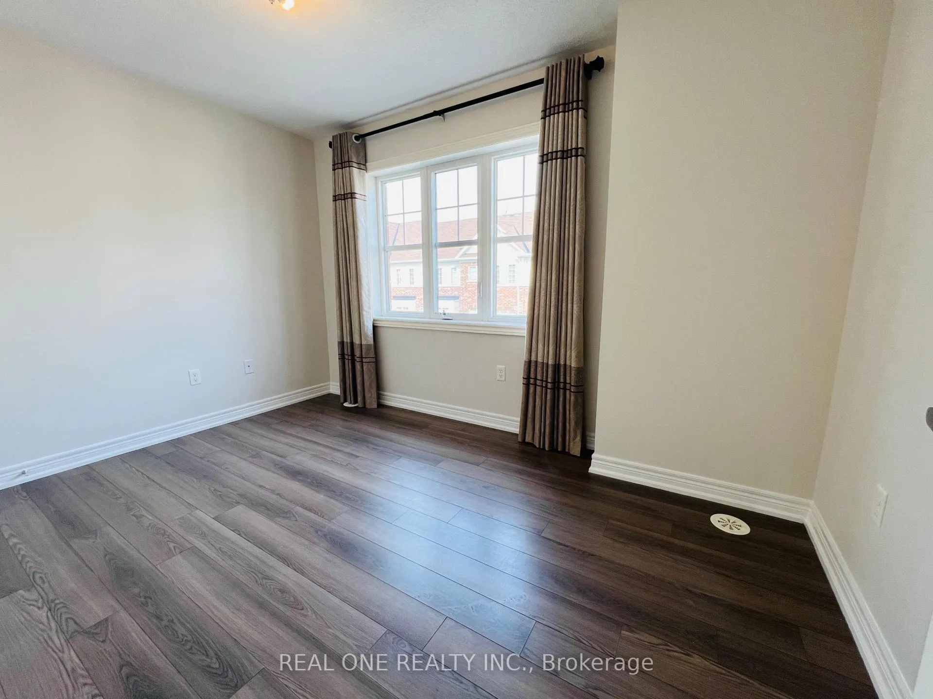 Photo 39 of 83 Roy Grove Way, Markham, Greensborough — HOMEH